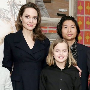 Angelina-Jolie-with-children-Knox-Leon-Jolie-Pitt,-Vivienne-Marcheline-Jolie-Pitt,-Pax-Thien-Jolie-Pitt,-Shiloh-Nouvel-Jolie-Pitt,-Zahara-Marley-Jolie-Pitt-and-Maddox-Chivan-Jolie-Pitt