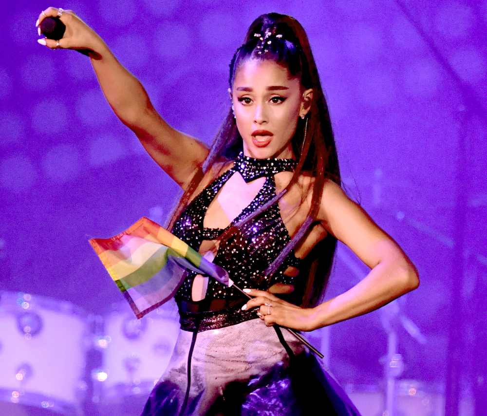 Ariana-Grande-Bi-lgbt-flag