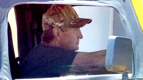 Britney-Spears-father-Jamie-spotted-post-surgery