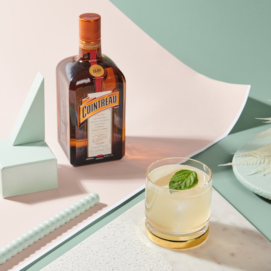 COINTREAU_Garden-Basil-Margarita-Square-With-Bottle