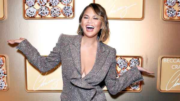 Chrissy-Teigen--Hamster-Summer-Body