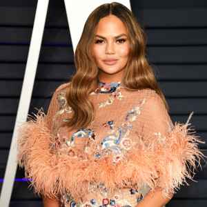Chrissy Teigen clapback twitter tweet Chubby vanity fair 2019 oscars