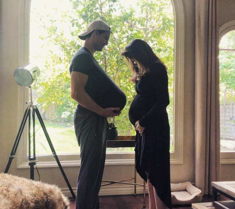 Italia-Ricci-and-Robbie-Amell-baby-announcement