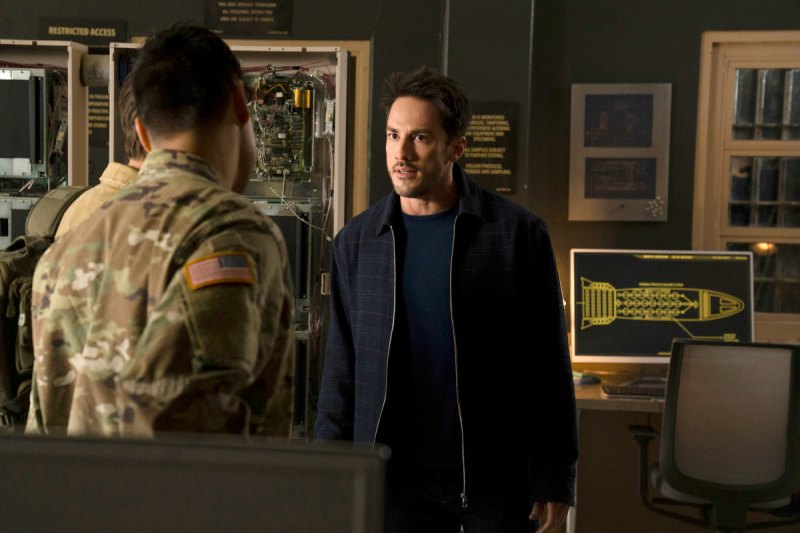 Roswell-New-Mexico-Michael-Trevino