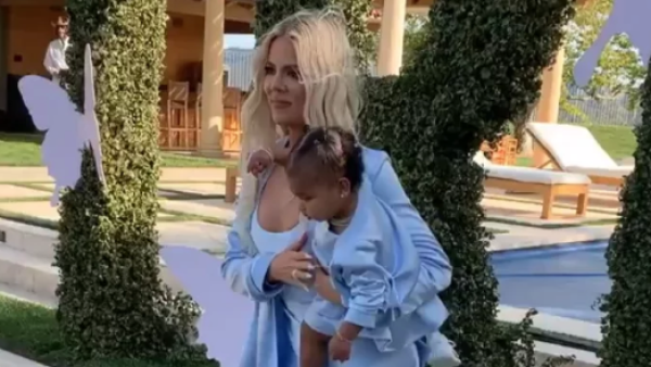 Khloe Kardashian and Daughter True Wear Matching Blue Dresses at Her 1st Birthday Party