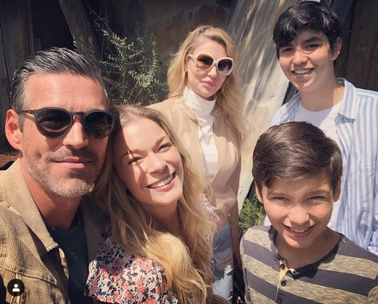 LeAnn Rimes, Brandi Glanville Spend ‘Awkward Family Easter’ Together