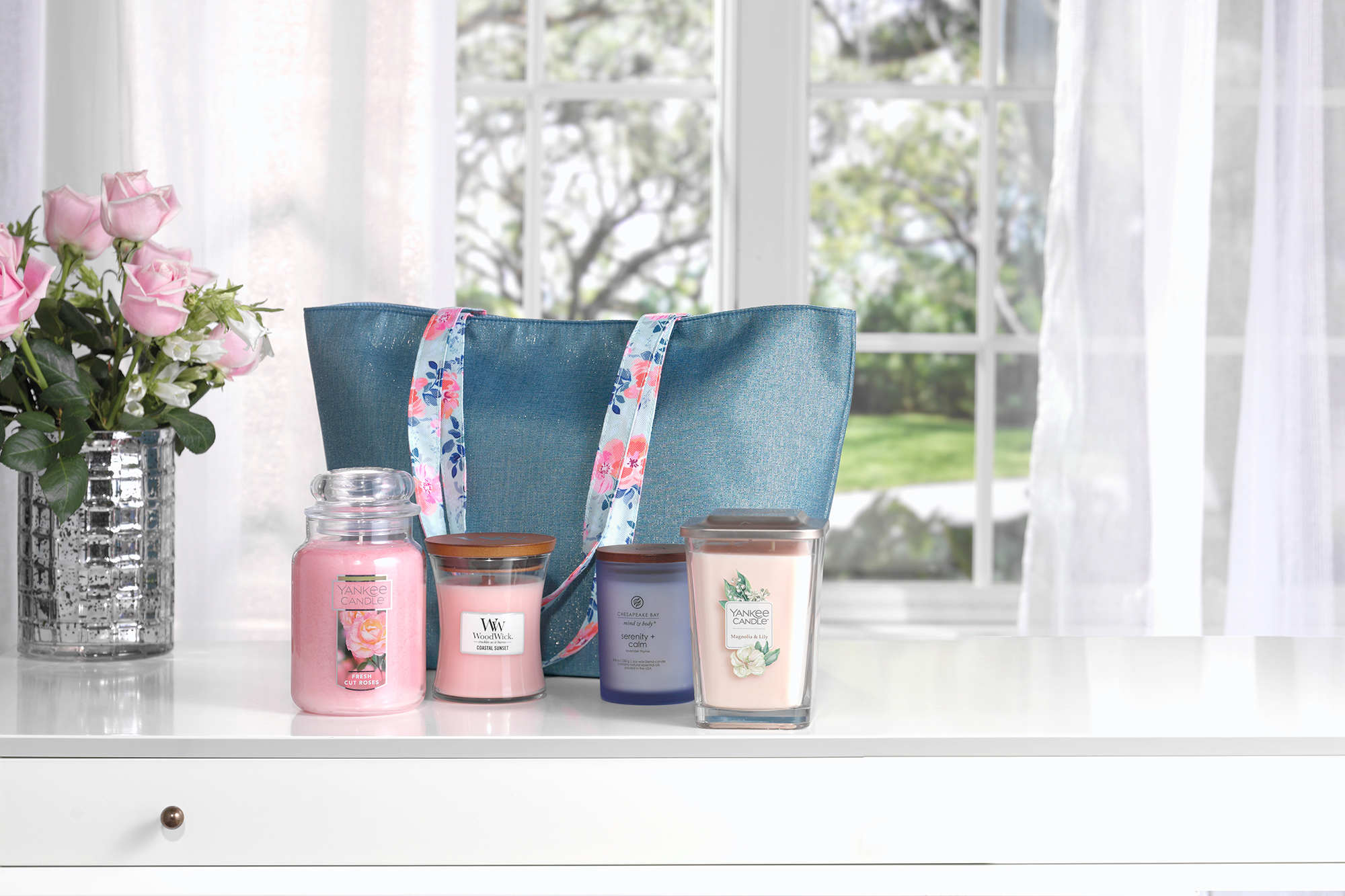 This Yankee Candle Mother's Day Gift Set Already Comes in a Bag!