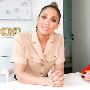 Jennifer Lopez Tells Twins How She Found Out She Was Pregnant