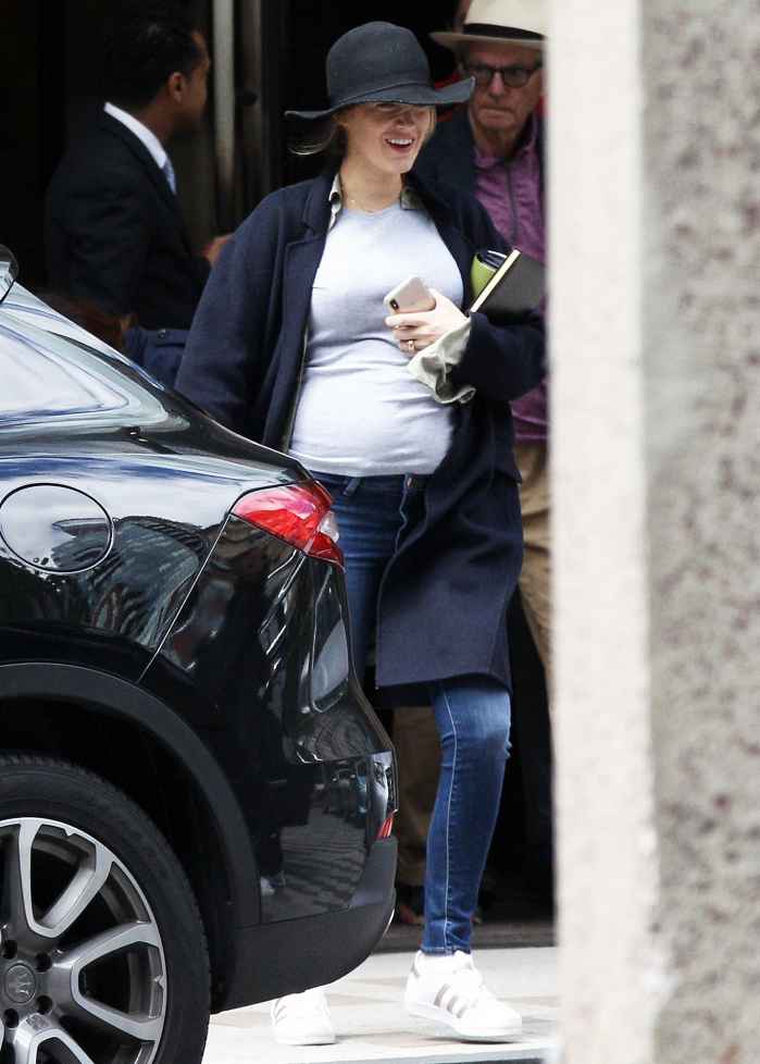 Pregnant Blake Lively Baby Bump