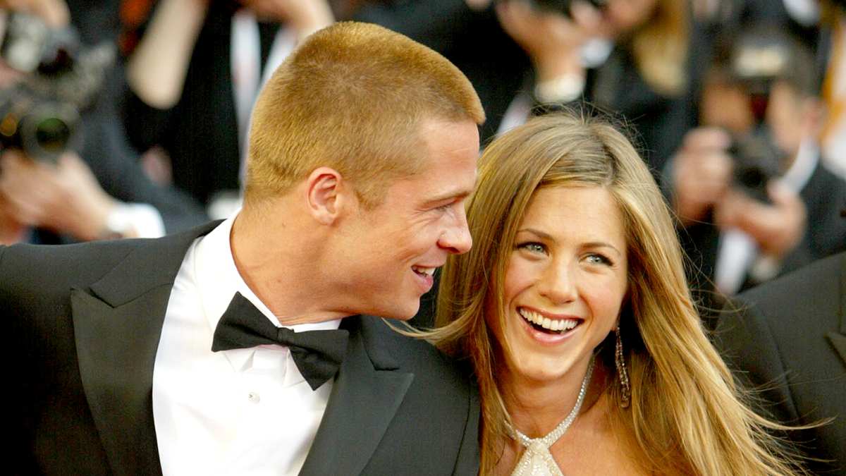 Brad-Pitt-Jennifer-Aniston-back-together