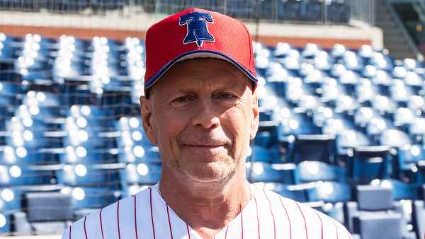 Bruce Willis Booed First Pitch Phillies Brewers Game