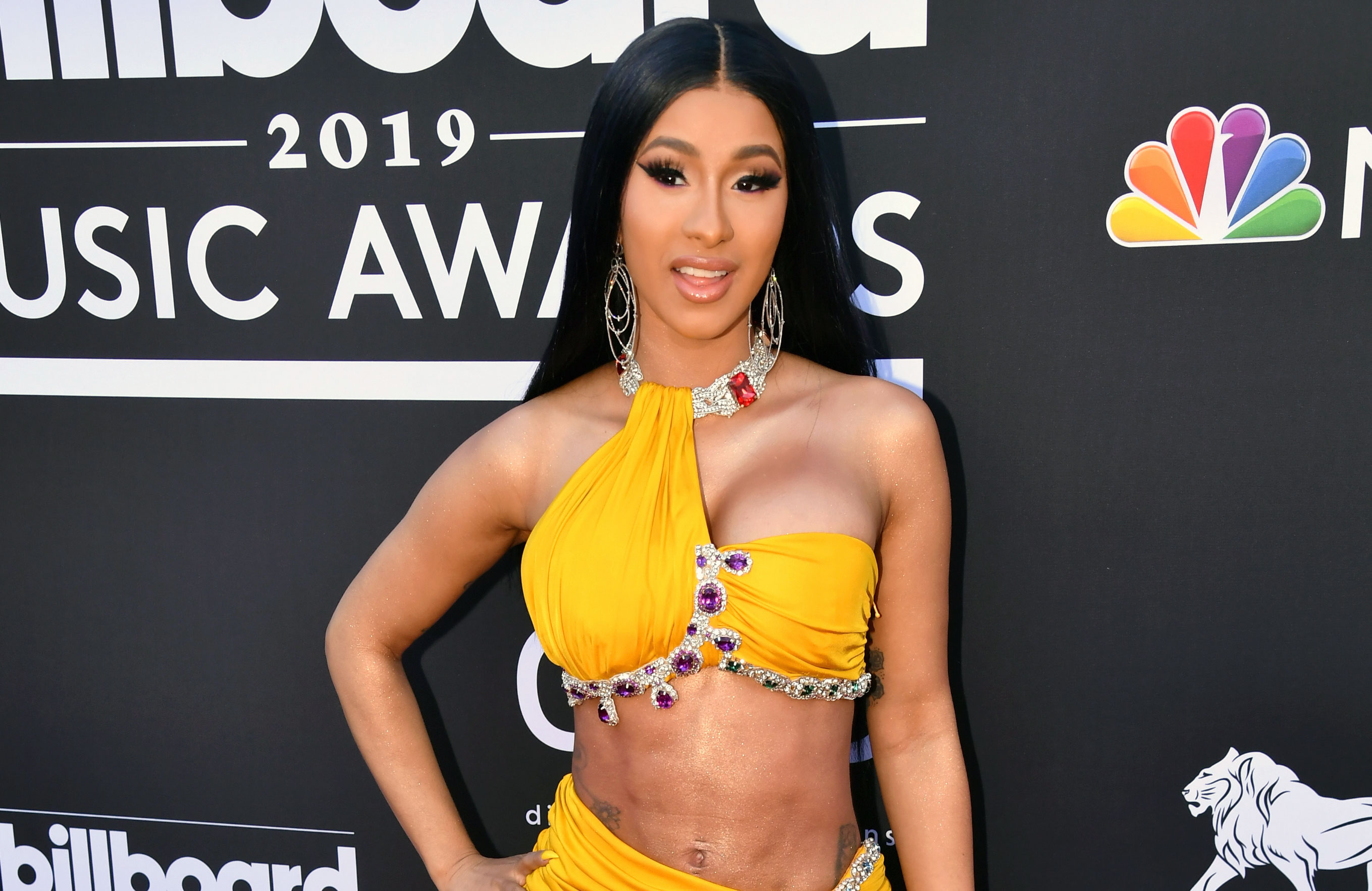 Billboard Music Awards 2019 Cardi B Goes Nude in Video Post-Show pic