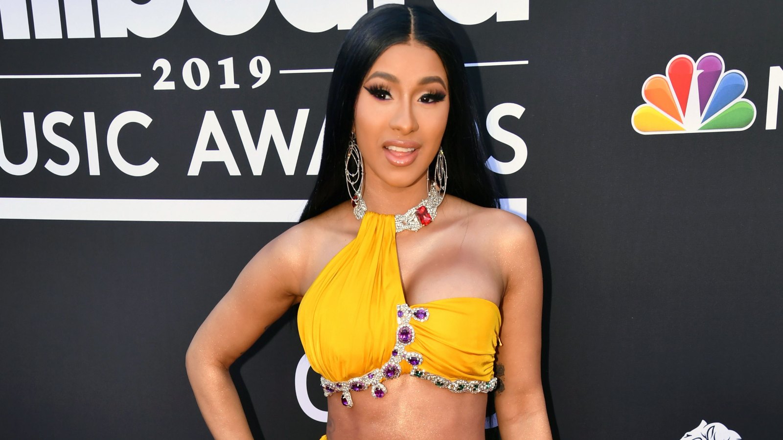 Cardi B Bares All to Give Fans a NSFW Body Lesson After 2019 Billboard Music Awards