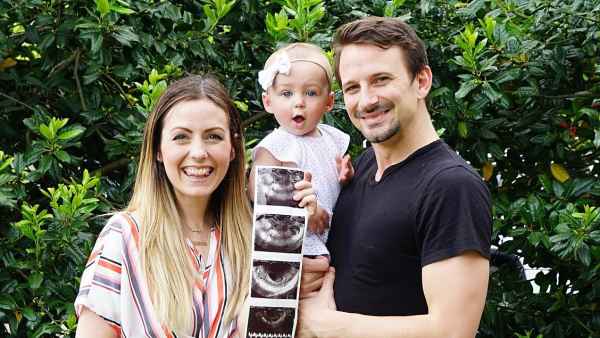 Carly-Waddell-Evan-Bass-and-Isabella-with-sonogram-pics-option