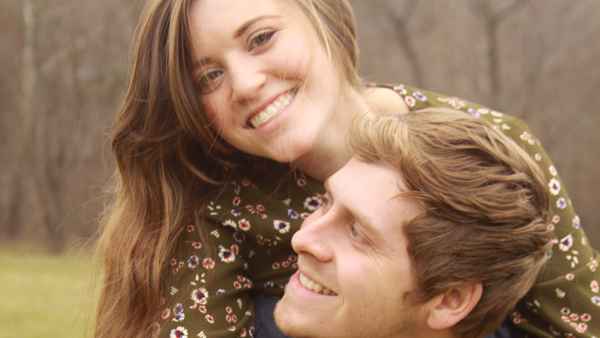 Counting-On’s-Joy-Anna-Duggar-and-Austin-Forsyth-expecting