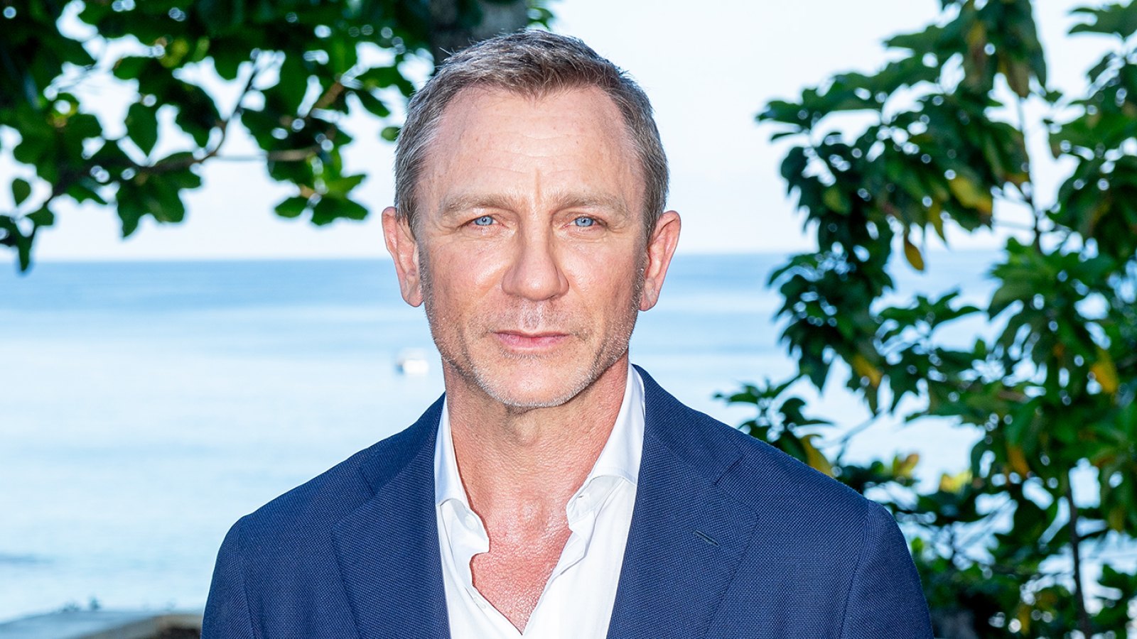 Daniel Craig Injured Bond 25 Filming Suspended