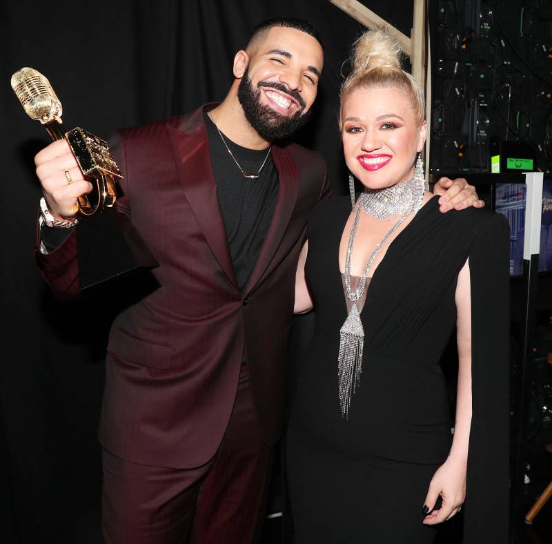Billboard Music Awards 2019 What You Didnt See Drake Kelly Clarkson