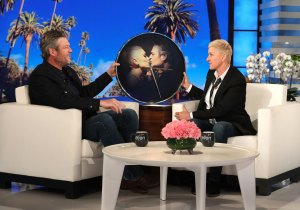 Ellen DeGeneres Gives Blake Shelton a Pre-Engagement Gift, Suggests He Proposes to Gwen Stefani on Mother’s Day