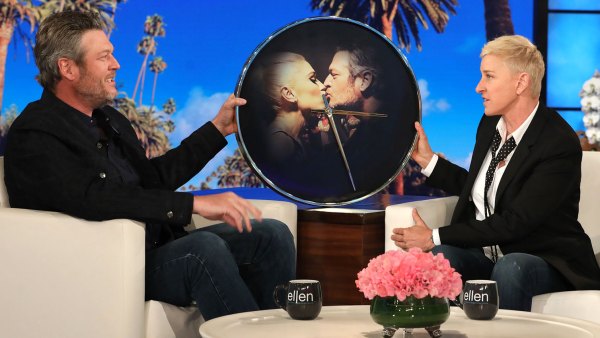 Ellen DeGeneres Gives Blake Shelton a Pre-Engagement Gift, Suggests He Proposes to Gwen Stefani on Mother’s Day