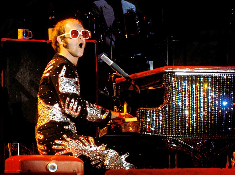 Elton-John-performing-1970s