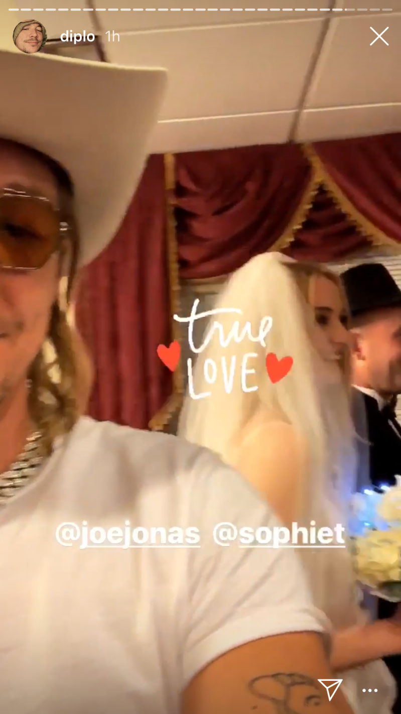 Joe Jonas, Sophie Turner Wed in Surprise Vegas Wedding