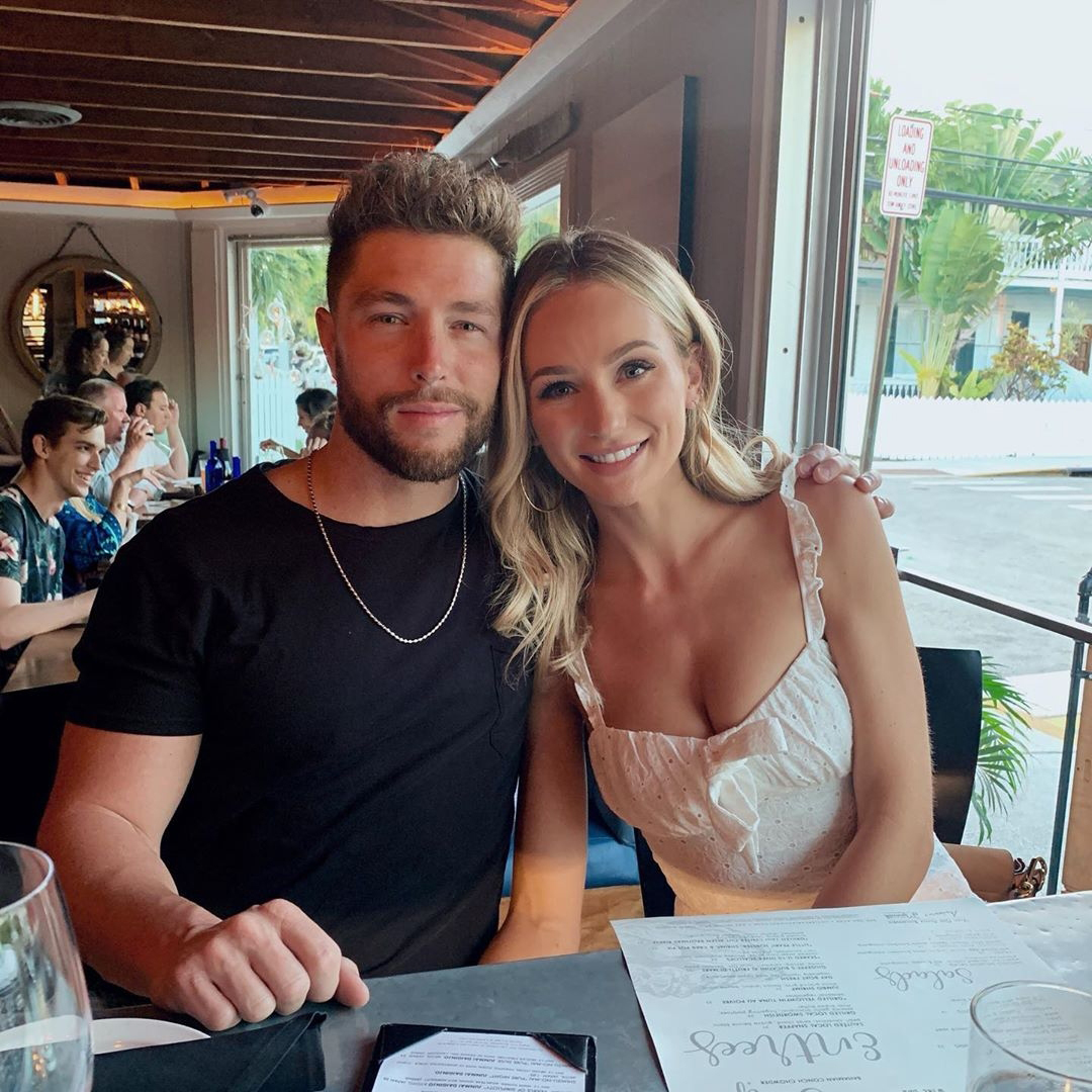 Inside The Bachelor’s Lauren Bushnell’s Tropical Vacation With Chris Lane