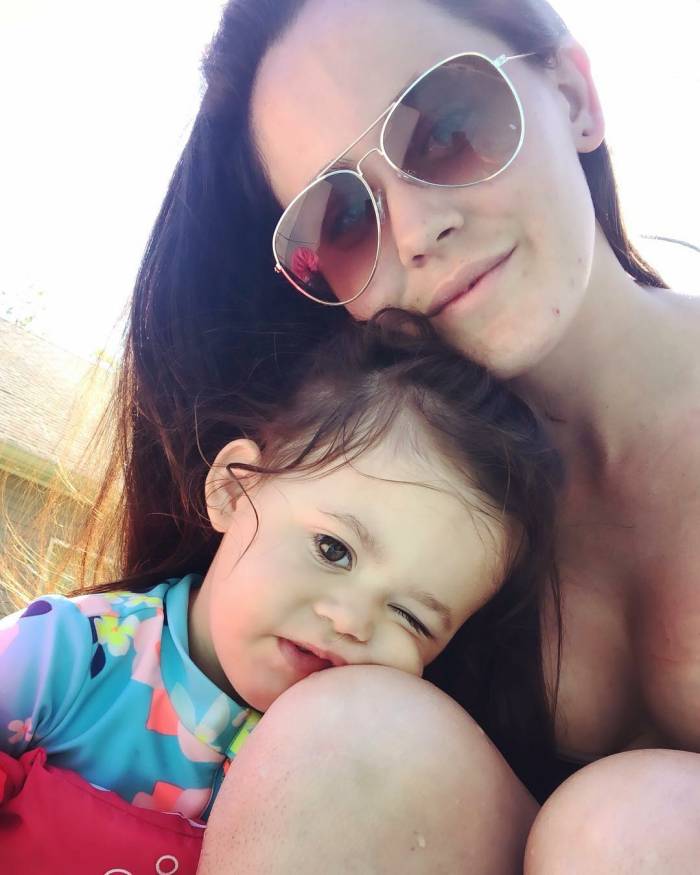 Jenelle Evans Posts Sweet Pic With Daughter After Husband Killed Dog