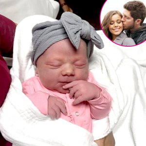 Jessa-Duggar-Introduces-Newborn-Daughter-Ivy-to-Family-Members