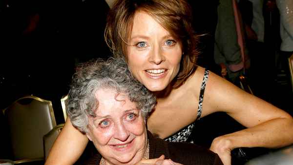 Jodie-Foster-Mom-Evelyn-dies