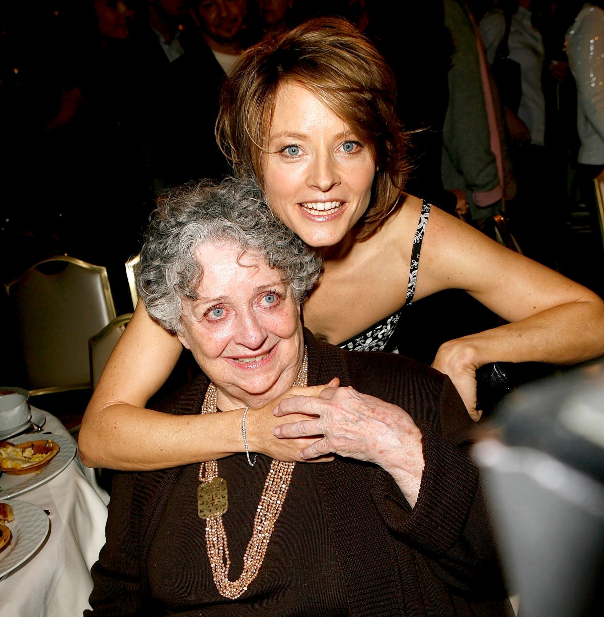 Evelyn Foster Dead Jodie Fosters Mom Dies At 90 