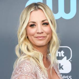 Kaley Cuoco False Eyelashes
