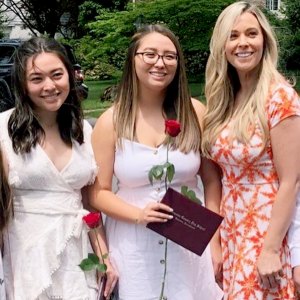 Kate-Gosselin-Celebrates-Twins-Cara-and-Mady’s-High-School-Graduation