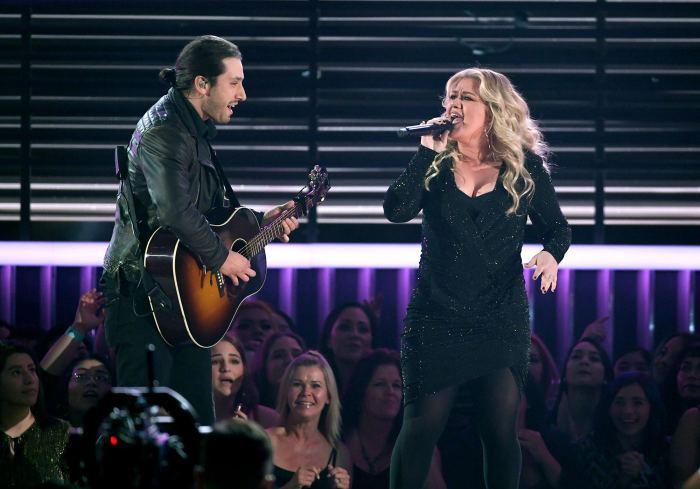Kelly Clarkson Opening Billboard Music Awards 2019