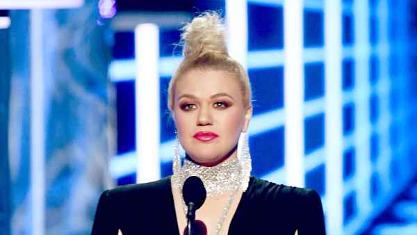 Kelly Clarkson Surgery Scars Billboard Music Awards 2019 Voldemort