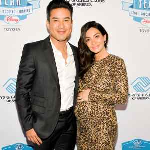 Mario-Lopez-Courtney-Mazza-gives-birth