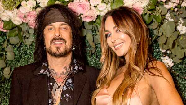 Nikki-Sixs’s-Wife-Courtney-gives-birth