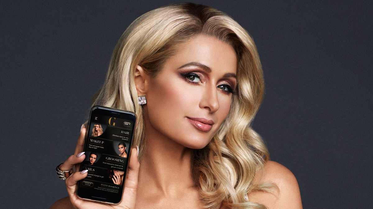 Stylish Paris Hilton Holding Phone