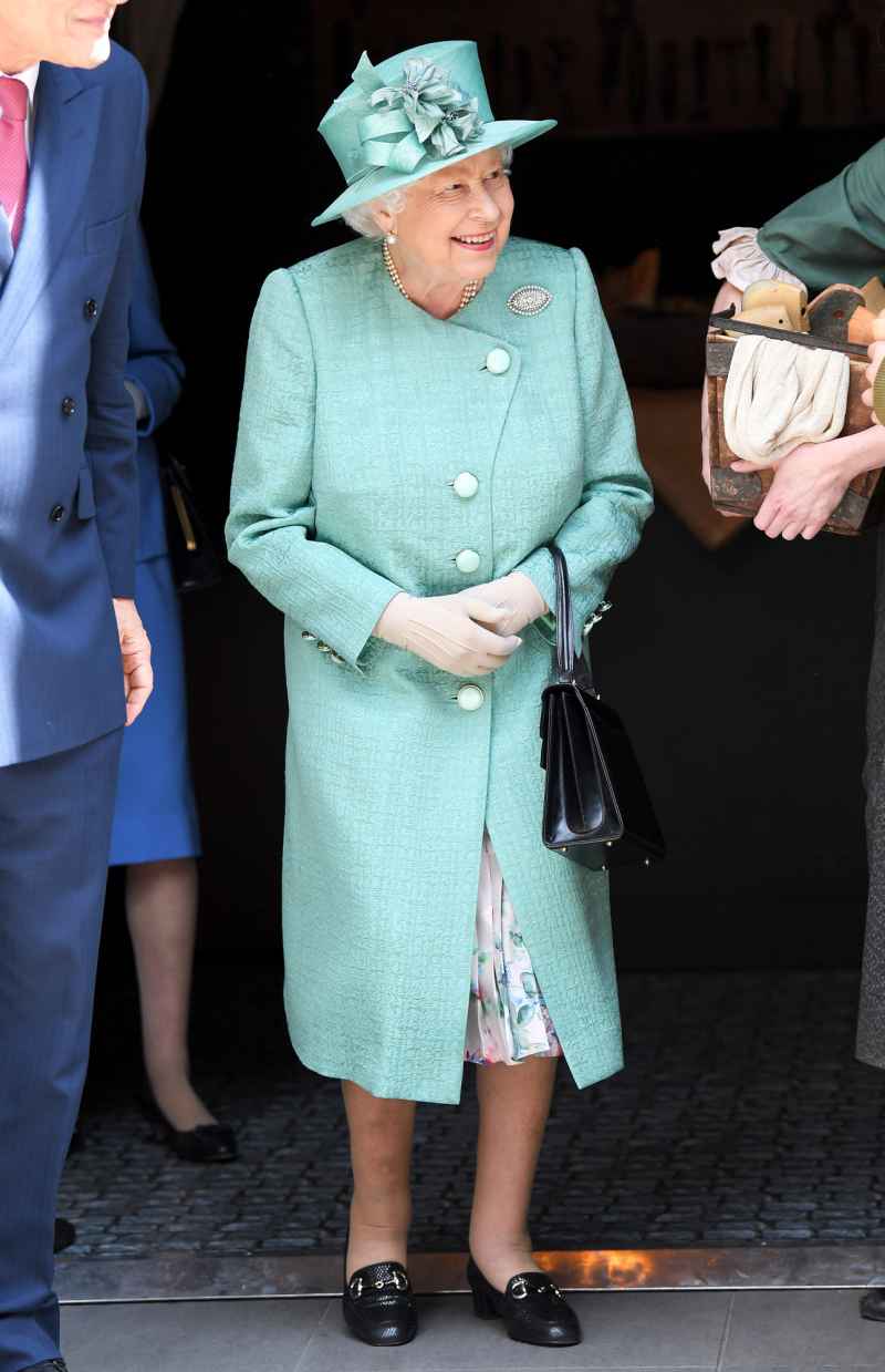 Queen-Elizabeth-tweed-jacket