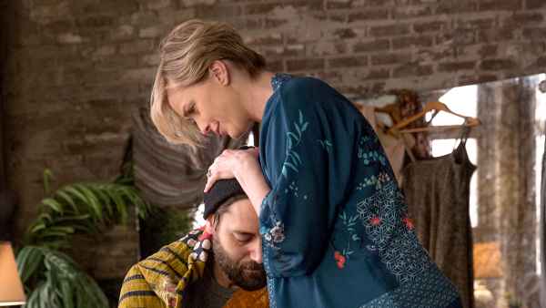 Ryan-Eggold-as-Dr.-Max-Goodwin,-Lisa-O'Hare-as-Georgia-Goodwin-New-Amsterdam