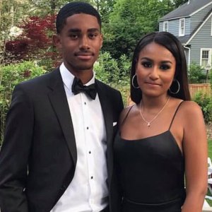 Sasha Obama Goes to Prom, Michelle Obama and Malia Obama Pop in for Family Pictures