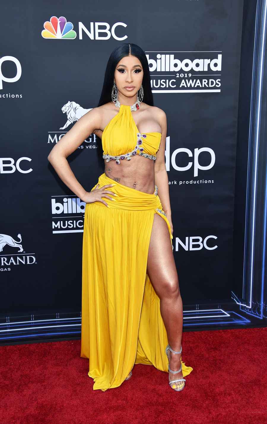 Cardi B billboard awards 2019