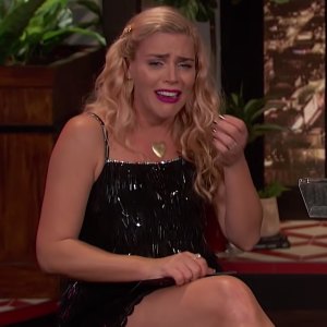 Michelle Williams Busy Philipps Cry ‘Busy Tonight'