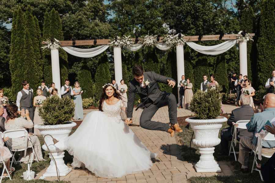 ‘Bringing Up Bates’ Star Carlin Bates Marries Evan Stewart Wedding