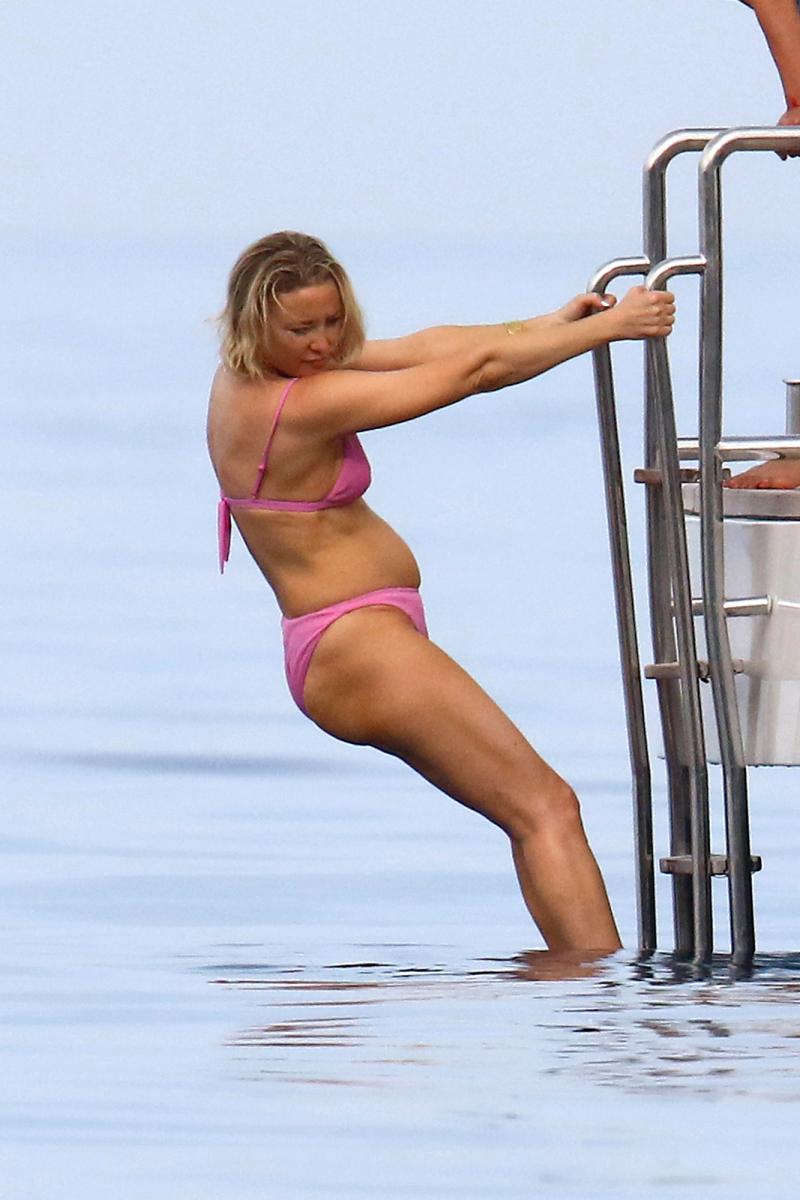 Bikini Kate Hudson Vacation Boyfriend Danny Fujikawa Goldie Hawn Kurt Russe...