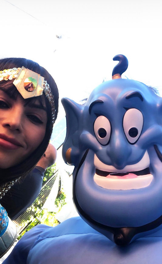 Channing Tatum and Jenna Dewan Halloween Jasmine and Genie Celebrity Selfies