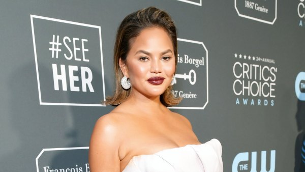 Chrissy Teigen Claps Back Social Media Pregnancy
