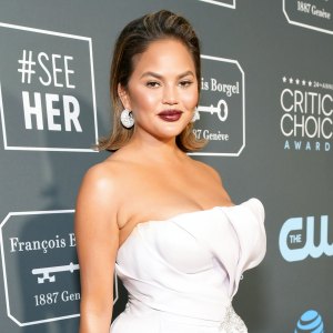Chrissy Teigen Claps Back Social Media Pregnancy