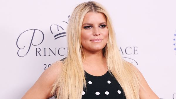 Jessica Simpson Postpartum Ankles After Swollen Pregnancy Feet