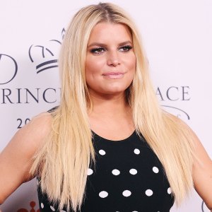 Jessica Simpson Postpartum Ankles After Swollen Pregnancy Feet
