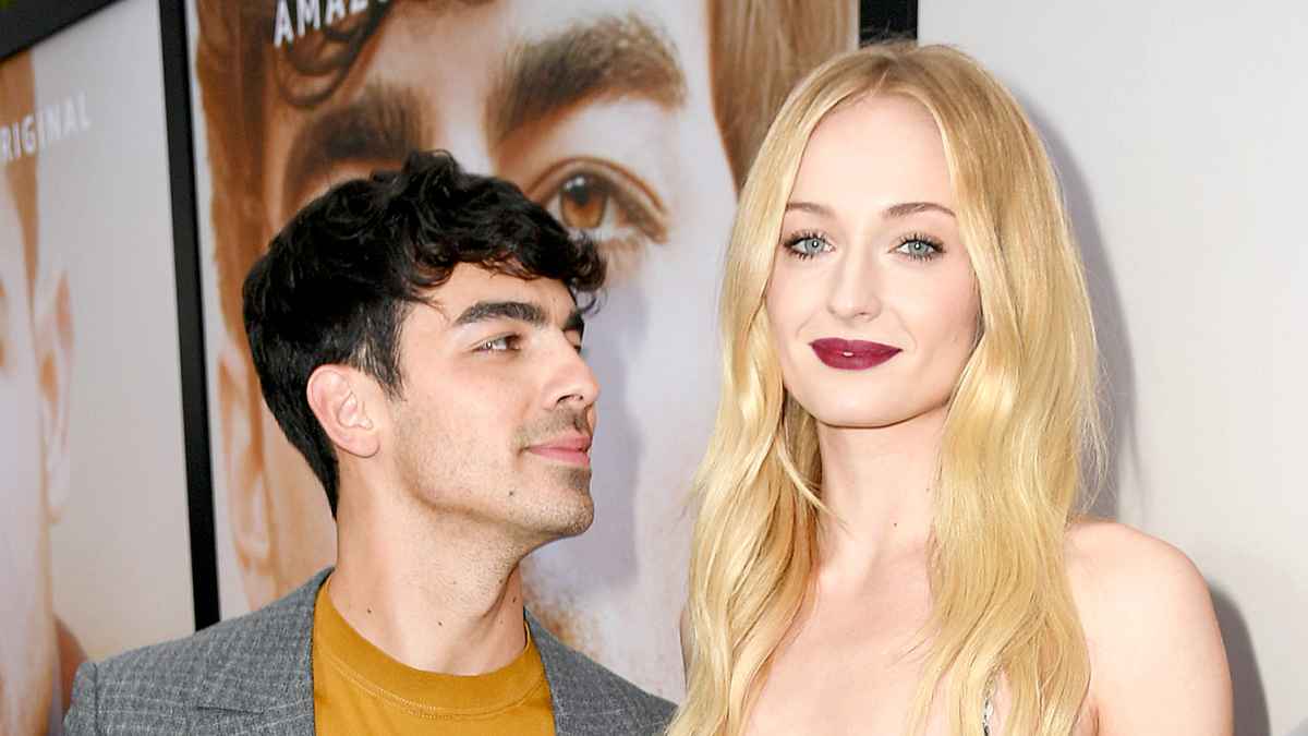 Joe-Jonas-and-Sophie-Turner-Hesitate